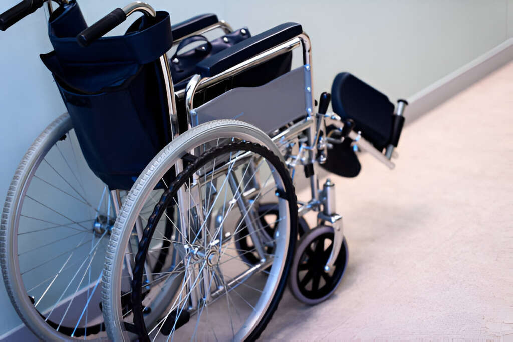 wheelchair hallway clearance